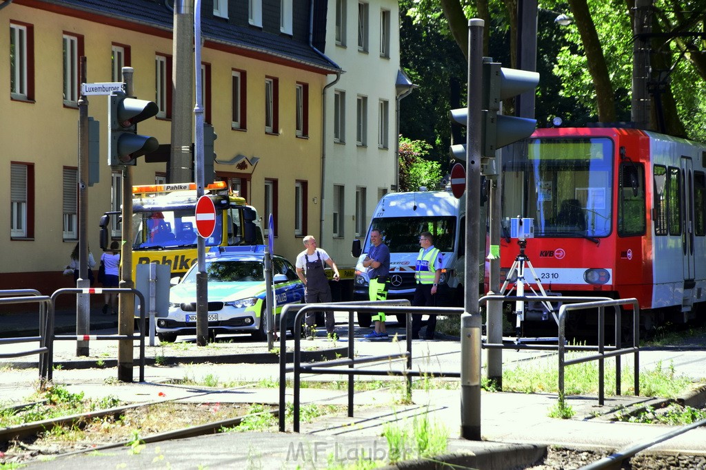 VU Roller KVB Bahn Koeln Luxemburgerstr Neuenhoefer Allee P125.JPG - Miklos Laubert